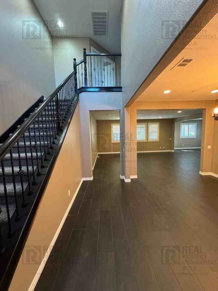 25920 Caravan Ct - Photo 3 of 50