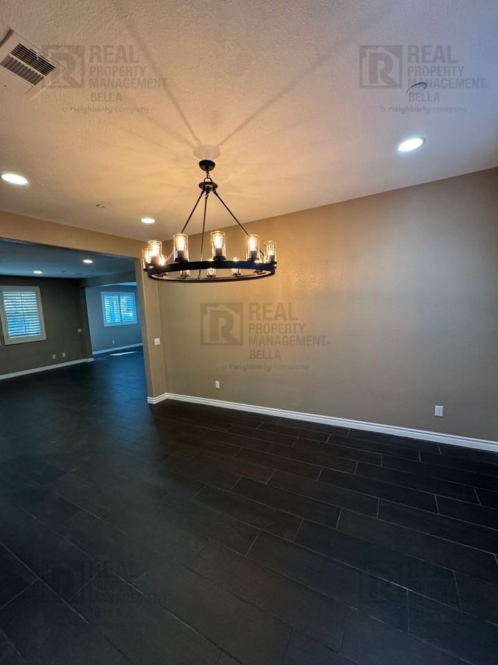 25920 Caravan Ct - Photo 4 of 50