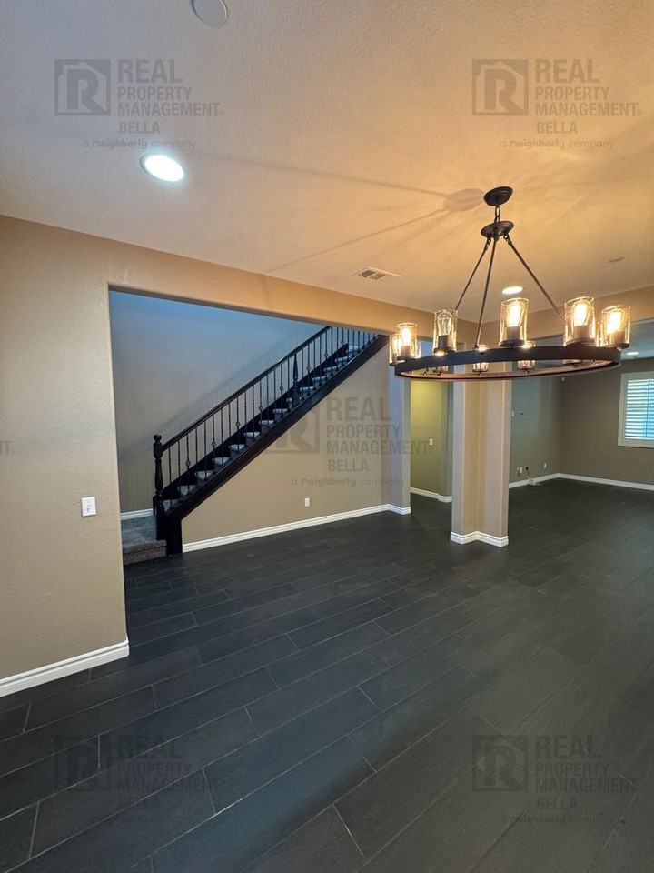 25920 Caravan Ct - Photo 5 of 50