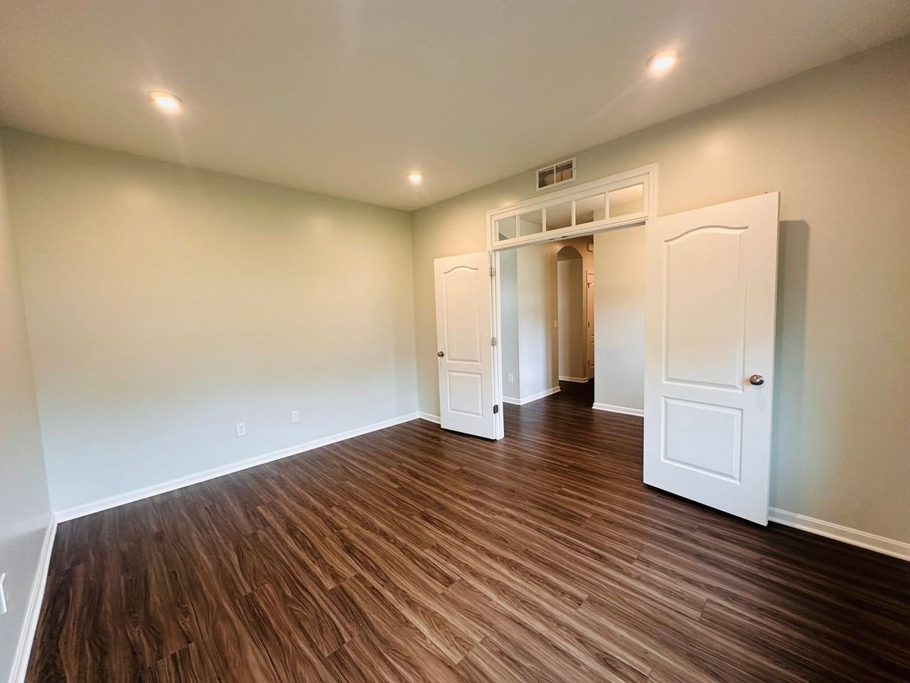 546 Williamsburg Dr - Photo 5 of 39
