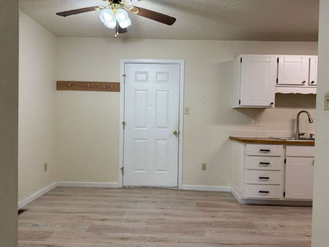 6006 Osage Ave - Photo 5 of 28