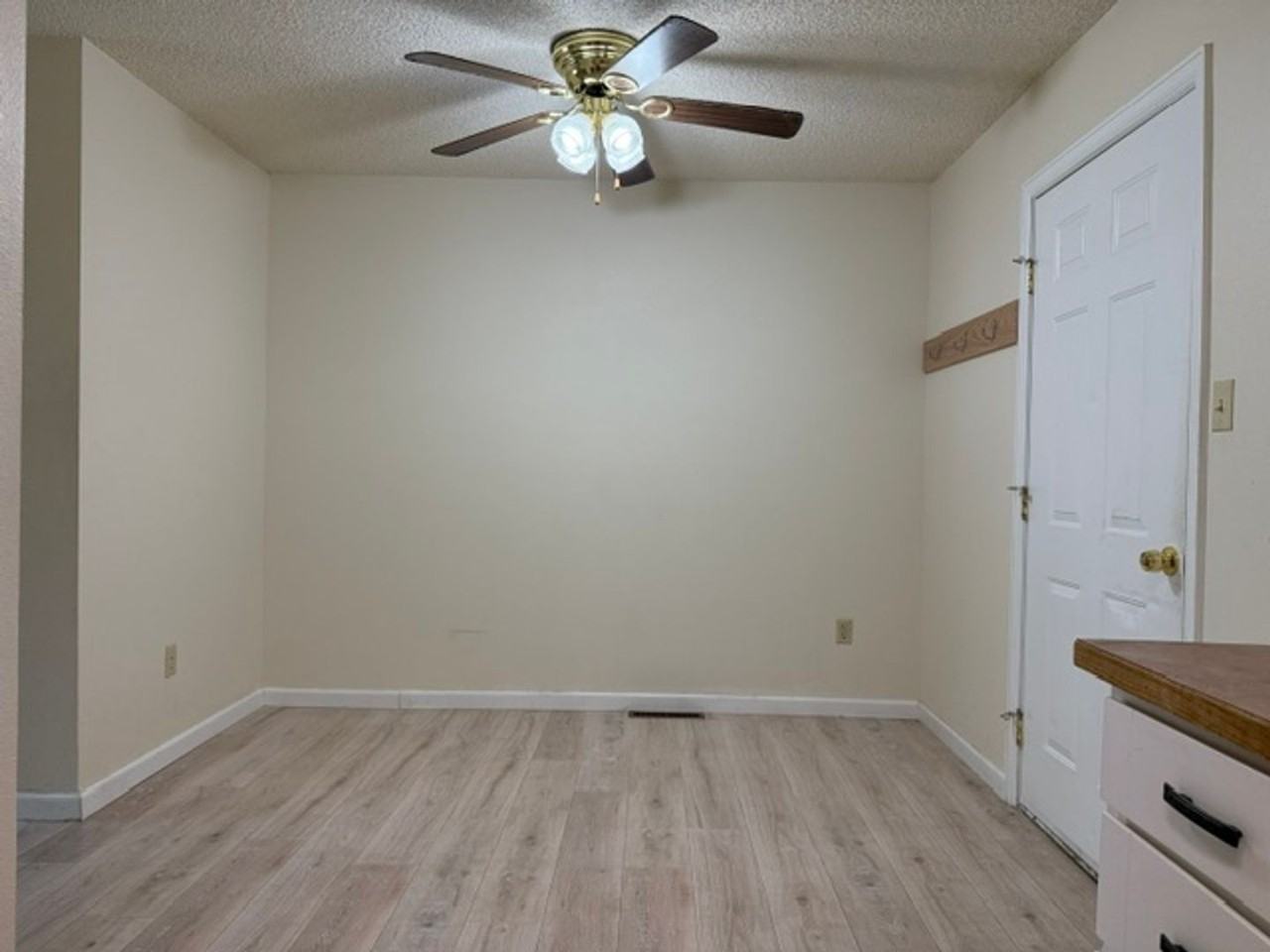 6006 Osage Ave - Photo 6 of 28