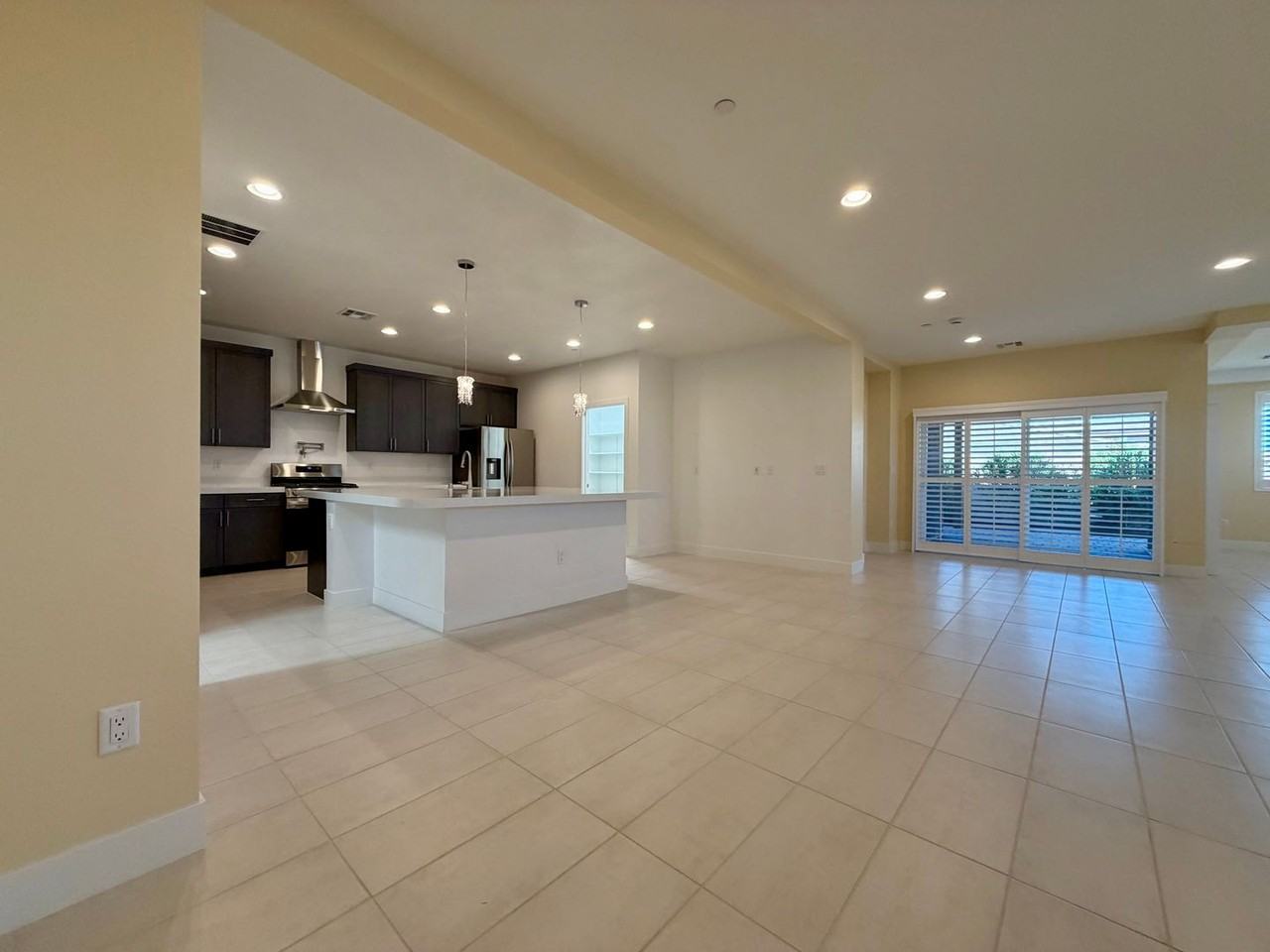 400 N Jena St - Photo 3 of 22