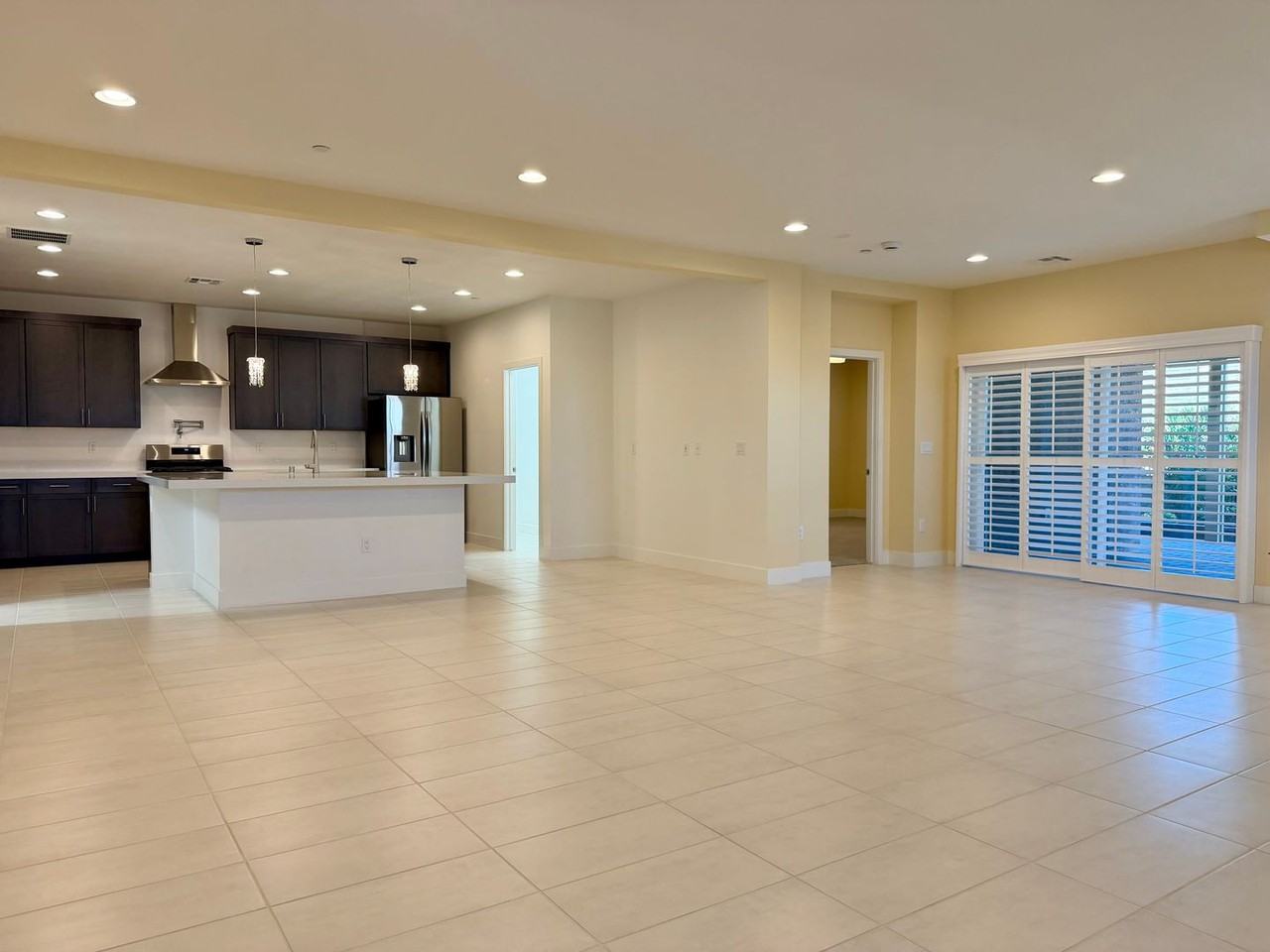 400 N Jena St - Photo 4 of 22