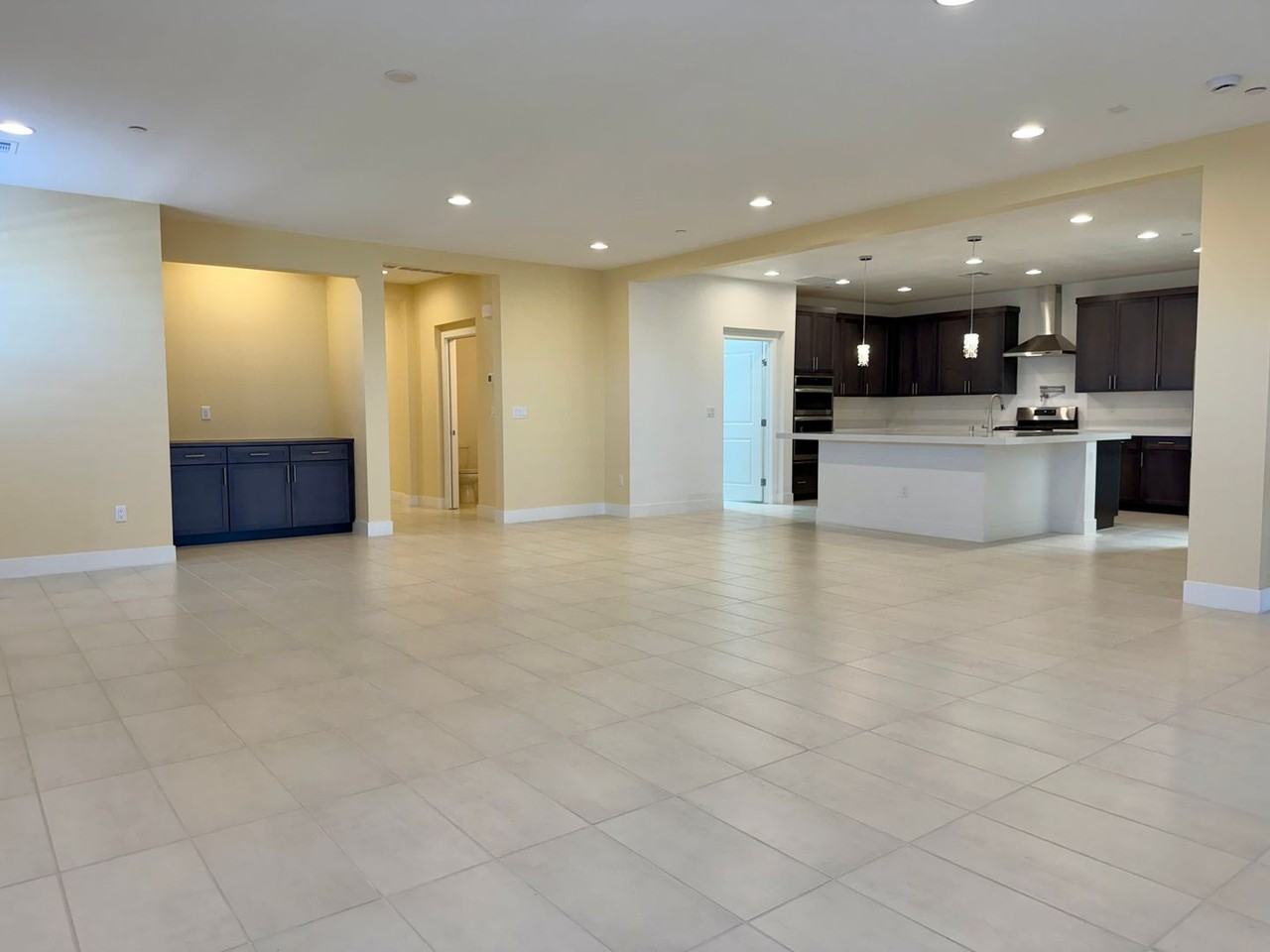 400 N Jena St - Photo 5 of 22