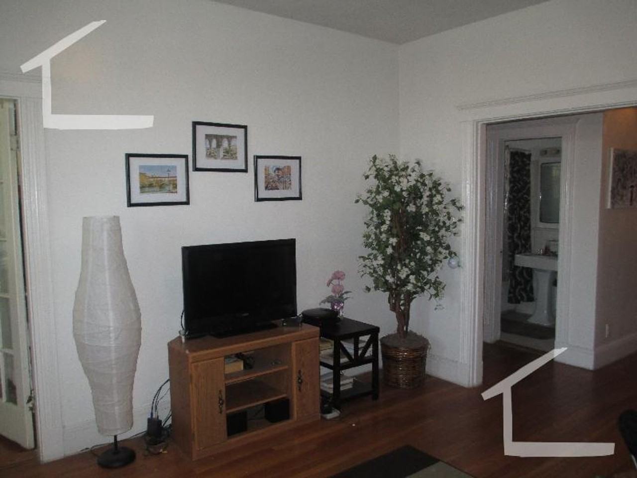 31 Mount Hood Rd - Photo 2 of 10