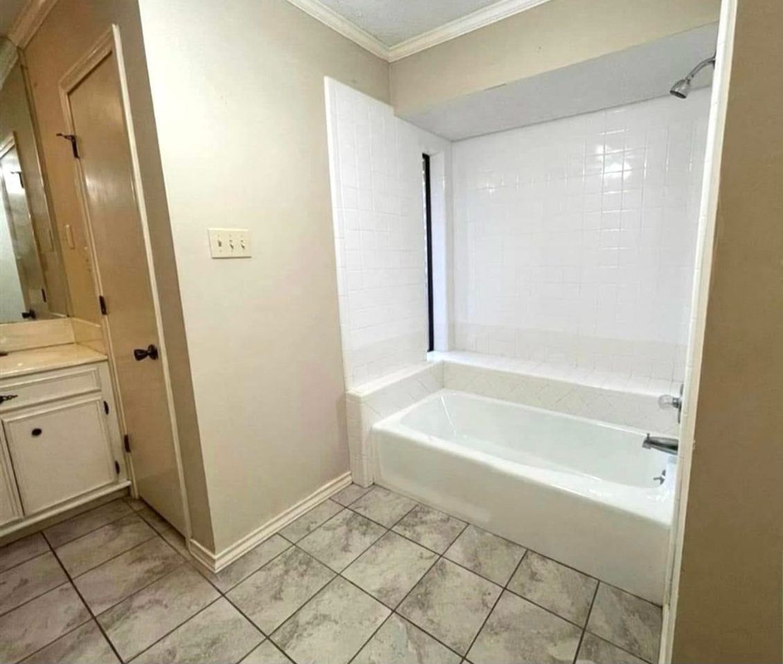 42 Lanshire Dr - Photo 5 of 7