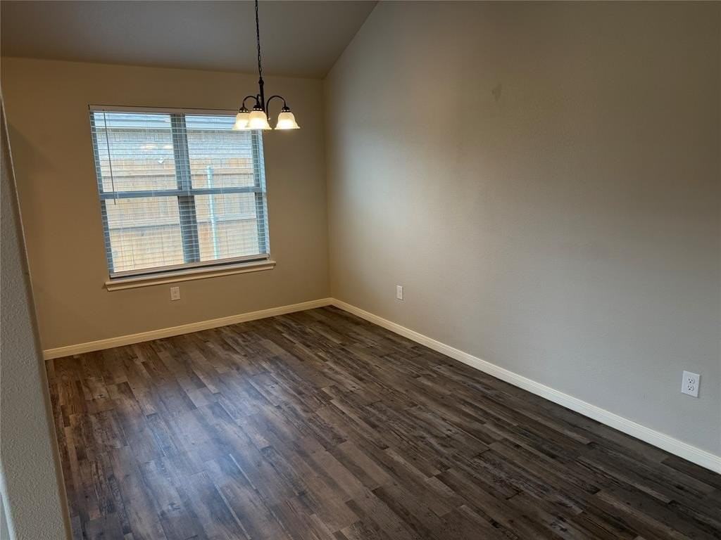 1639 Sweetwater Ln - Photo 3 of 13