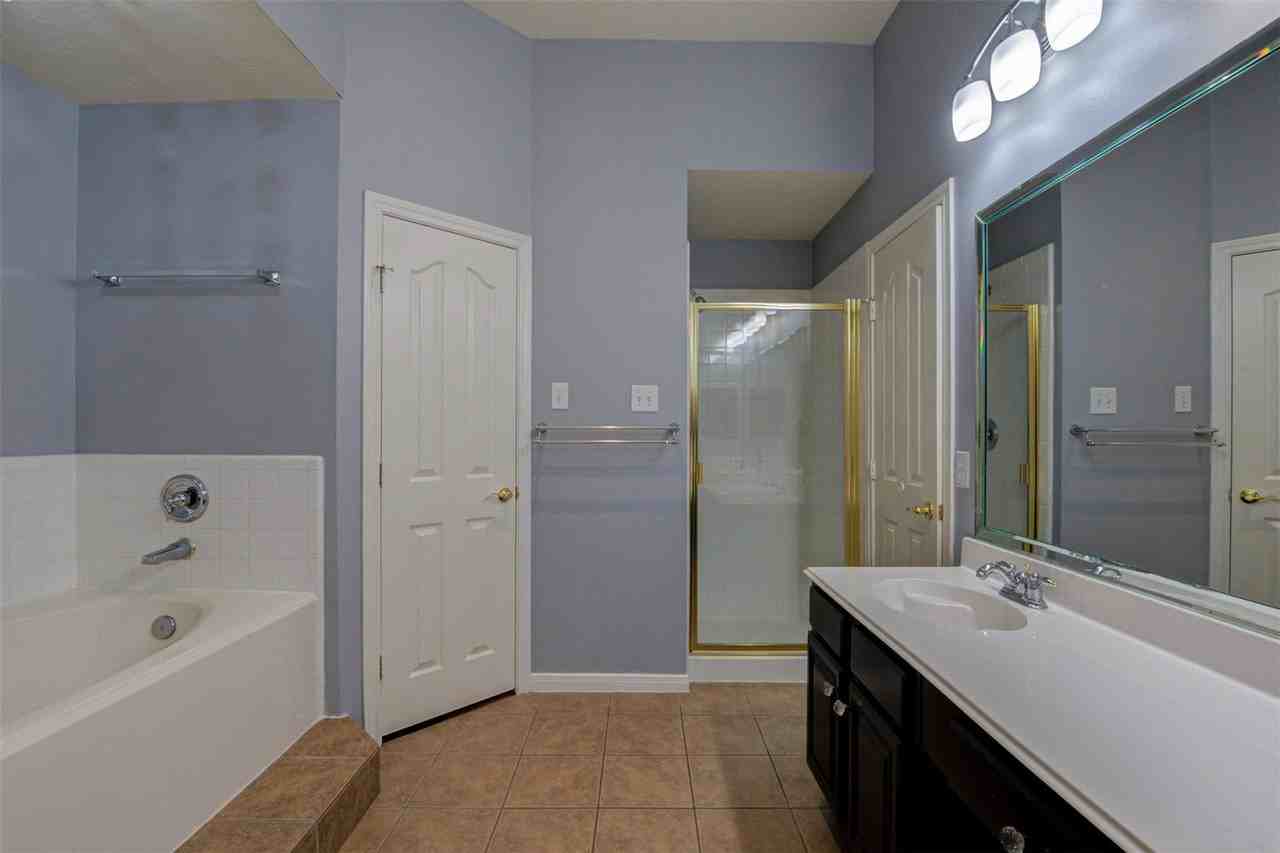 Kerr Ln - Photo 7 of 8