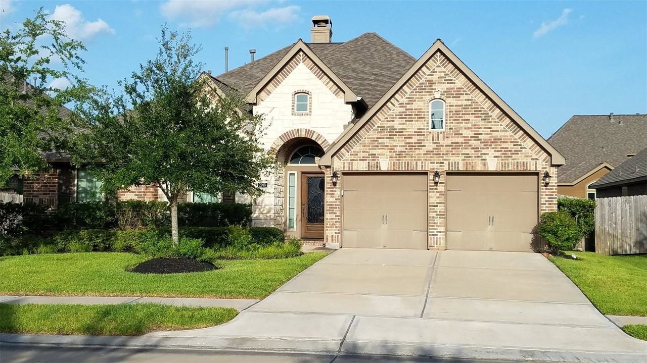Sunset Springs Dr - Photo 2 of 8