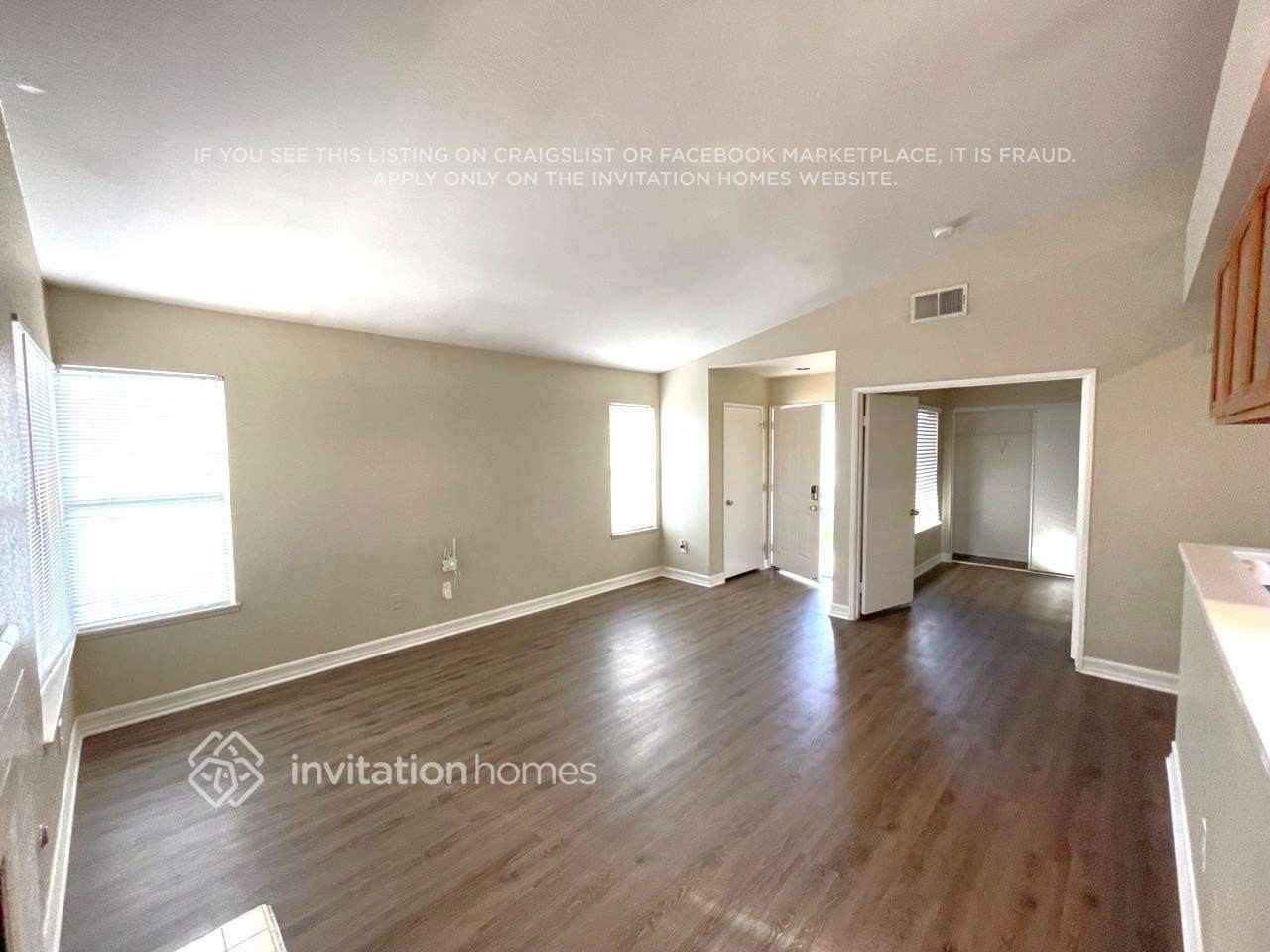 22802 Springdale Dr - Photo 2 of 10