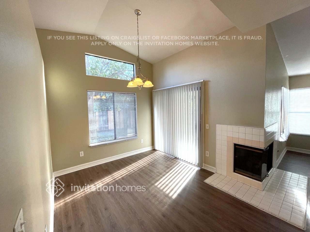 22802 Springdale Dr - Photo 3 of 10
