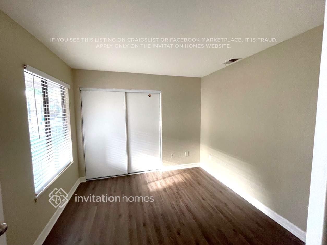 22802 Springdale Dr - Photo 5 of 10