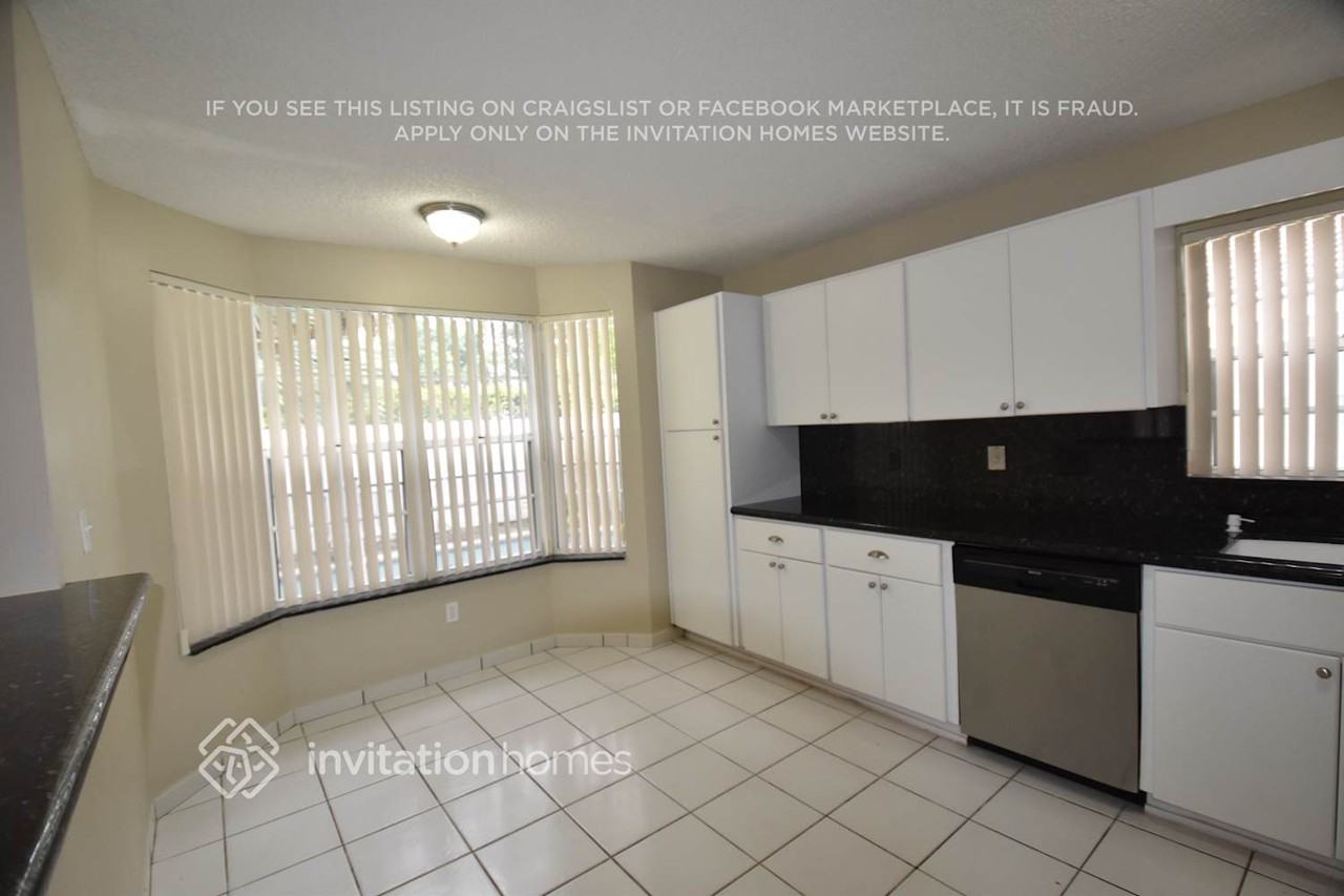 621 Sw 176th Ave - Photo 4 of 8