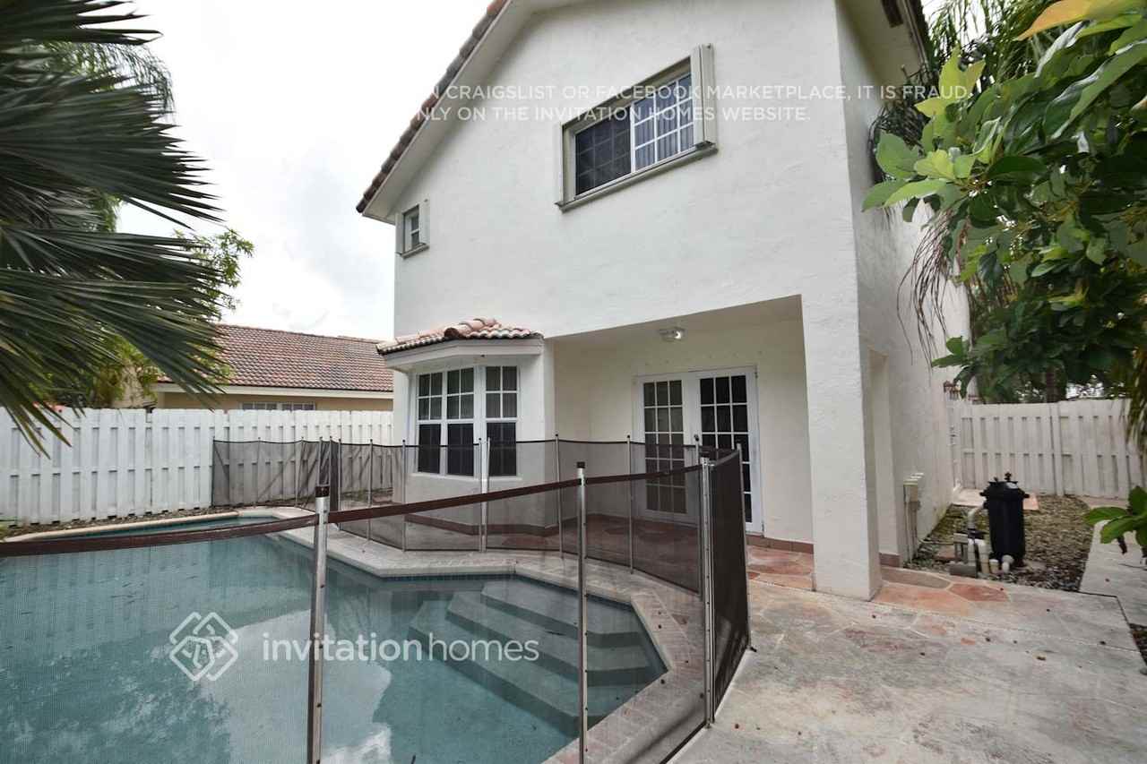 621 Sw 176th Ave - Photo 7 of 8