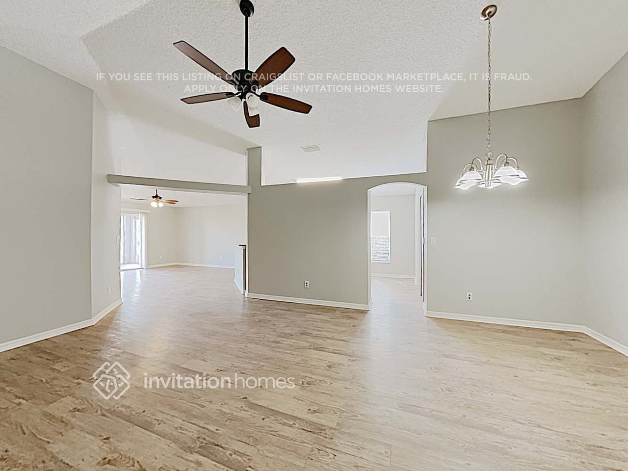2107 Deercroft Dr - Photo 3 of 17