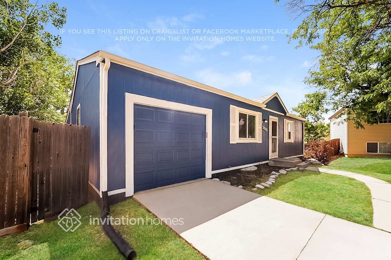 10530 W 106th Pl - Photo 2 of 15