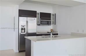 389 Ne 24th St - Photo 2 of 8