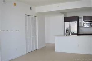 389 Ne 24th St - Photo 6 of 8