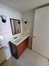 561 Ne 30th Ter - Photo 6 of 8