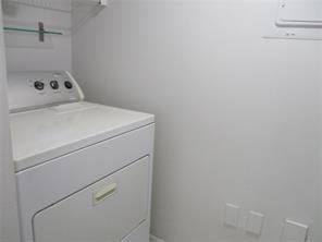 5092 Wiles Rd - Photo 3 of 8