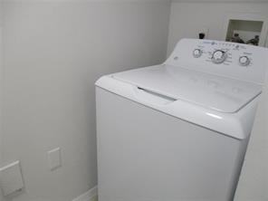 5092 Wiles Rd - Photo 5 of 8