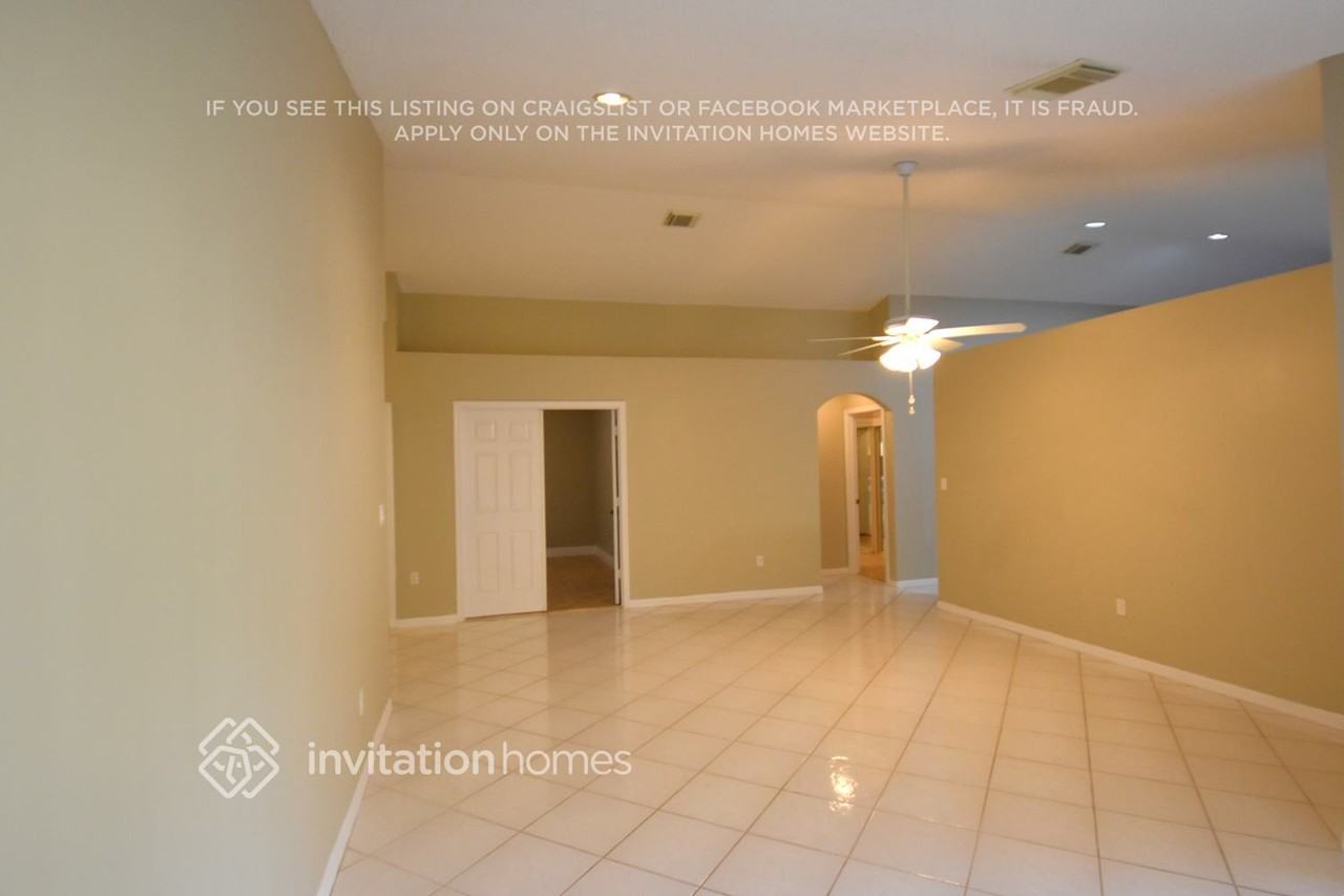 15290 Sw 51st St - Photo 2 of 11