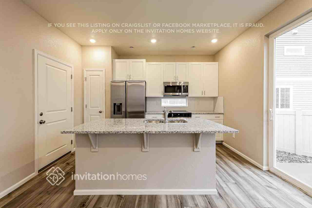 3377 Streamwood Dr - Photo 7 of 18