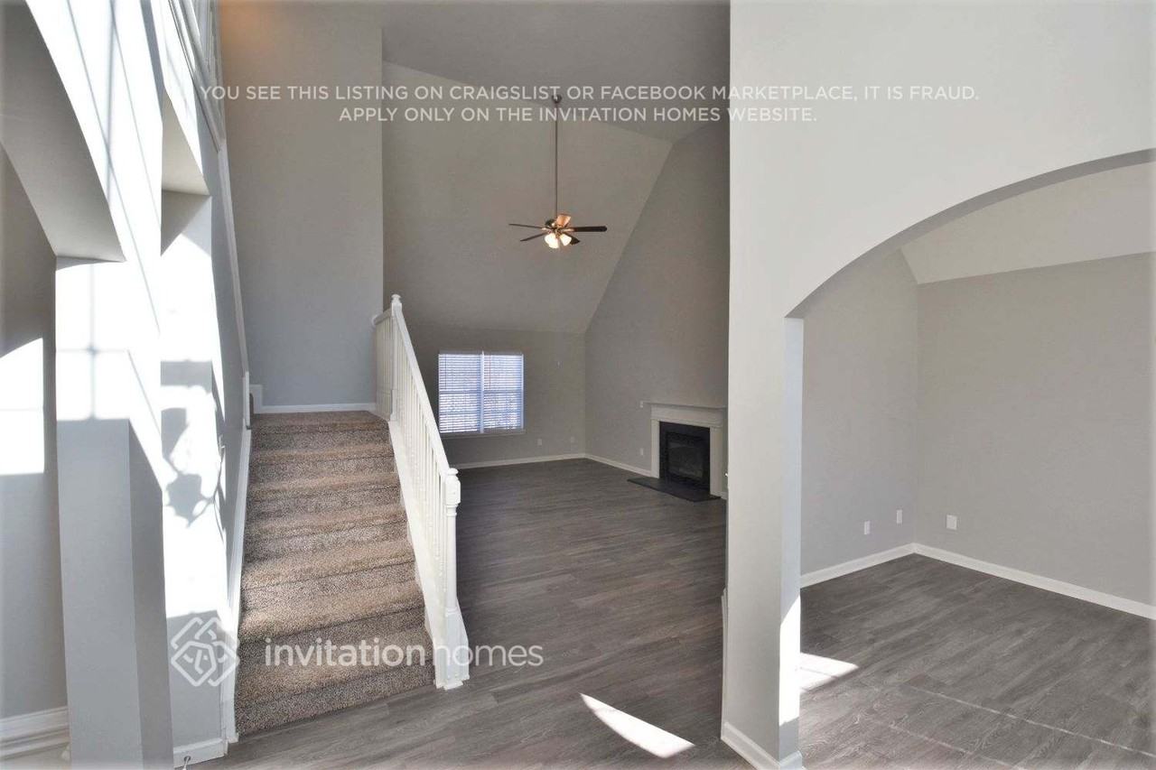 5212 Sunriver Rd - Photo 5 of 23
