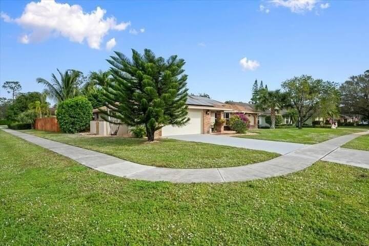 14447 Stirrup Ln - Photo 4 of 35