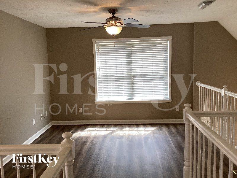 369 Chippen Ct - Photo 3 of 10