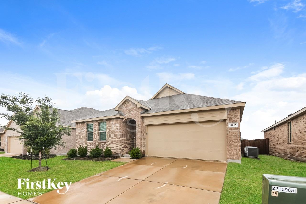 5217 Rockrose Ln - Photo 2 of 19