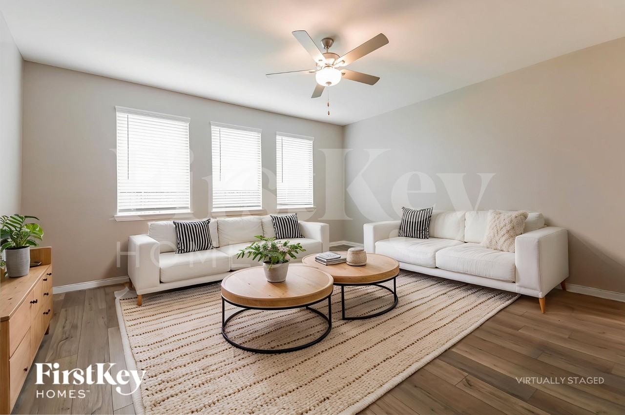 5217 Rockrose Ln - Photo 4 of 19