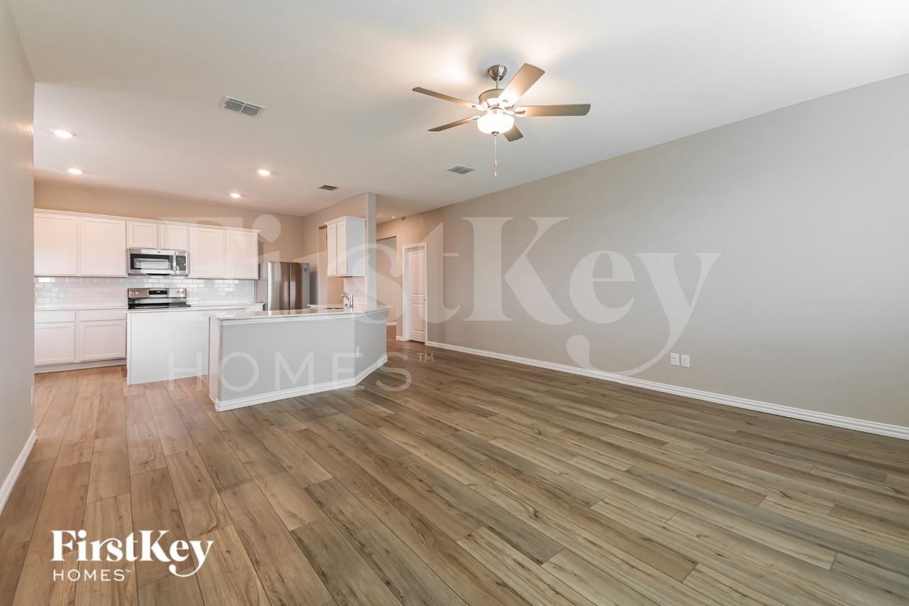 5217 Rockrose Ln - Photo 6 of 19