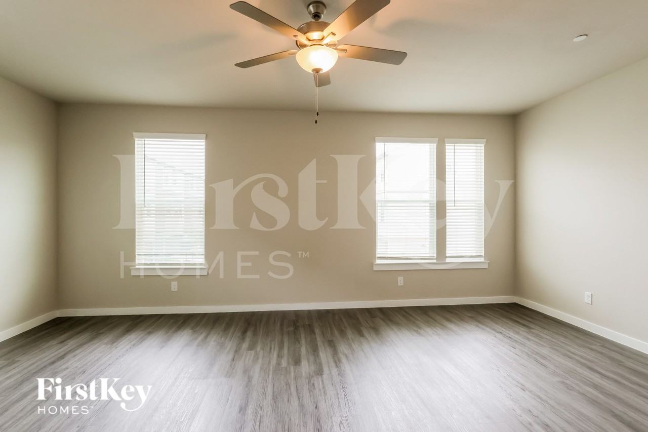 446 S Centro Cir - Photo 3 of 19