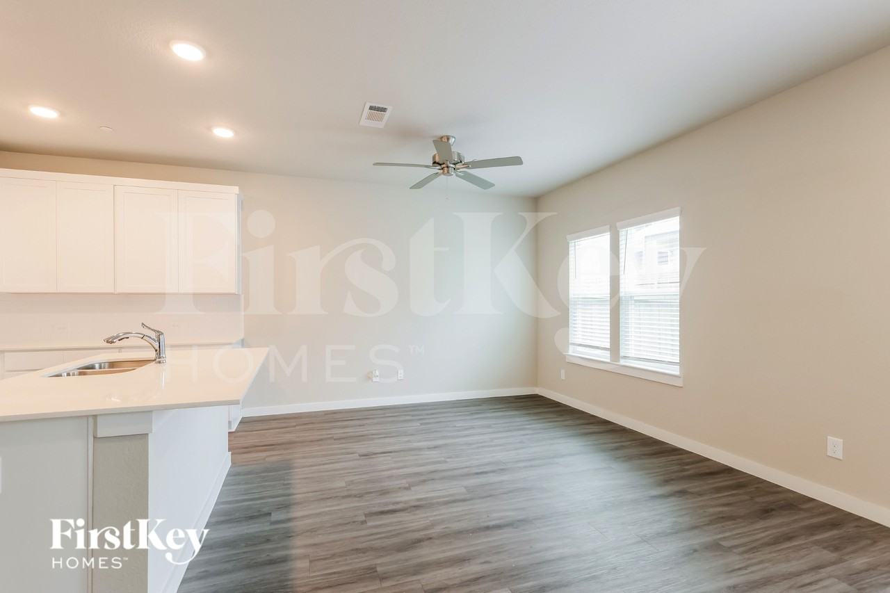 446 S Centro Cir - Photo 5 of 19