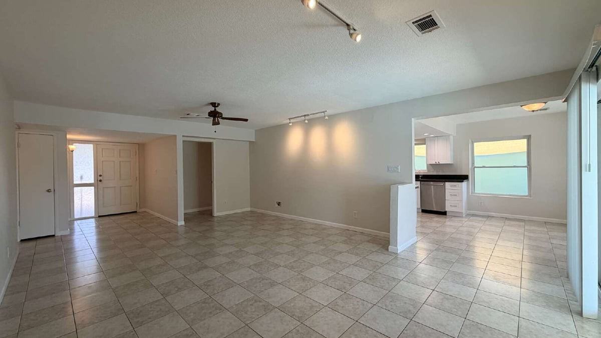3827 E Larkspur Dr - Photo 3 of 21