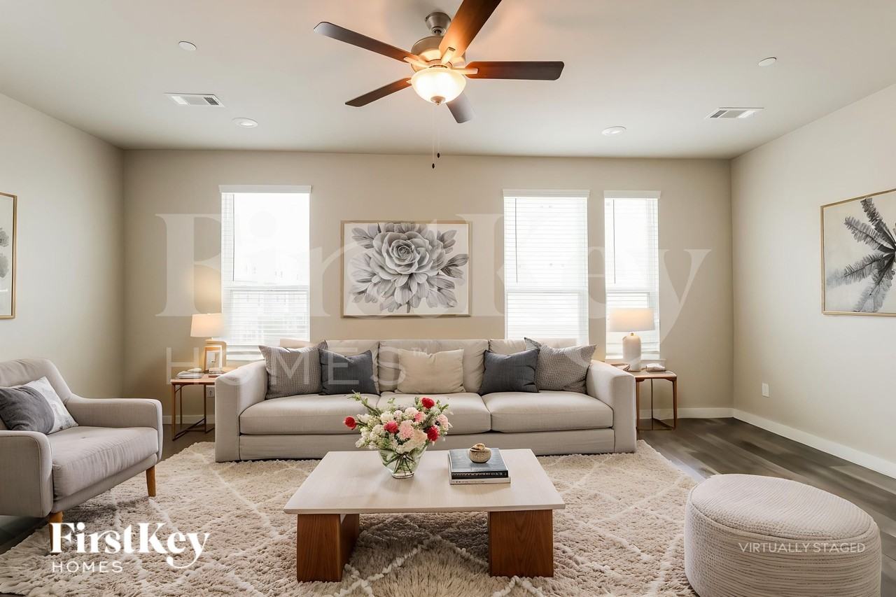 373 N Centro Cir - Photo 4 of 19