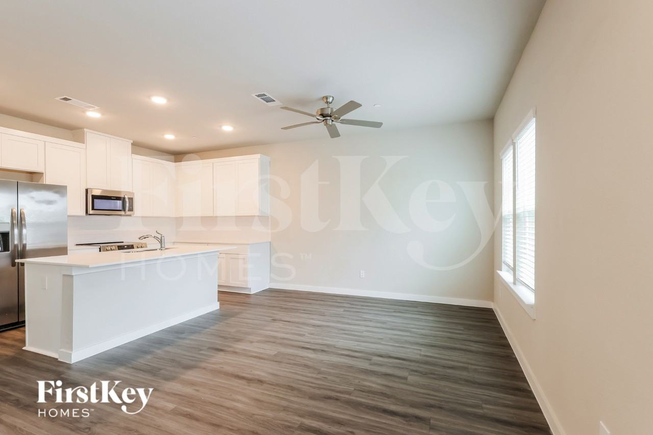 373 N Centro Cir - Photo 7 of 19