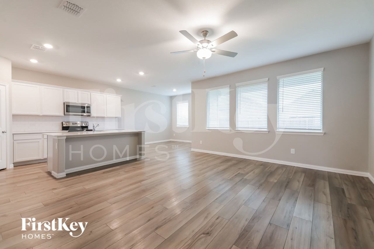 126 Autumn Sage Ln - Photo 2 of 19