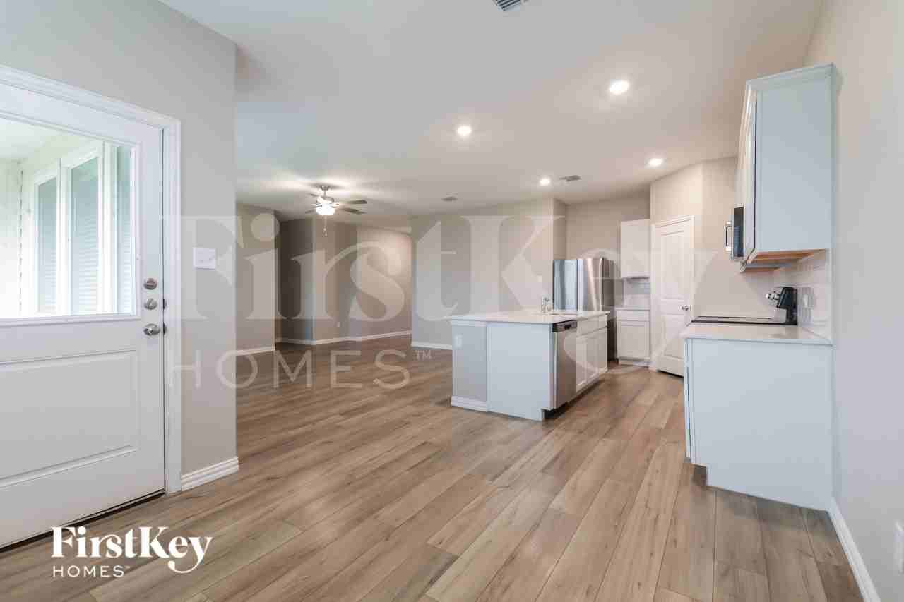 126 Autumn Sage Ln - Photo 7 of 19