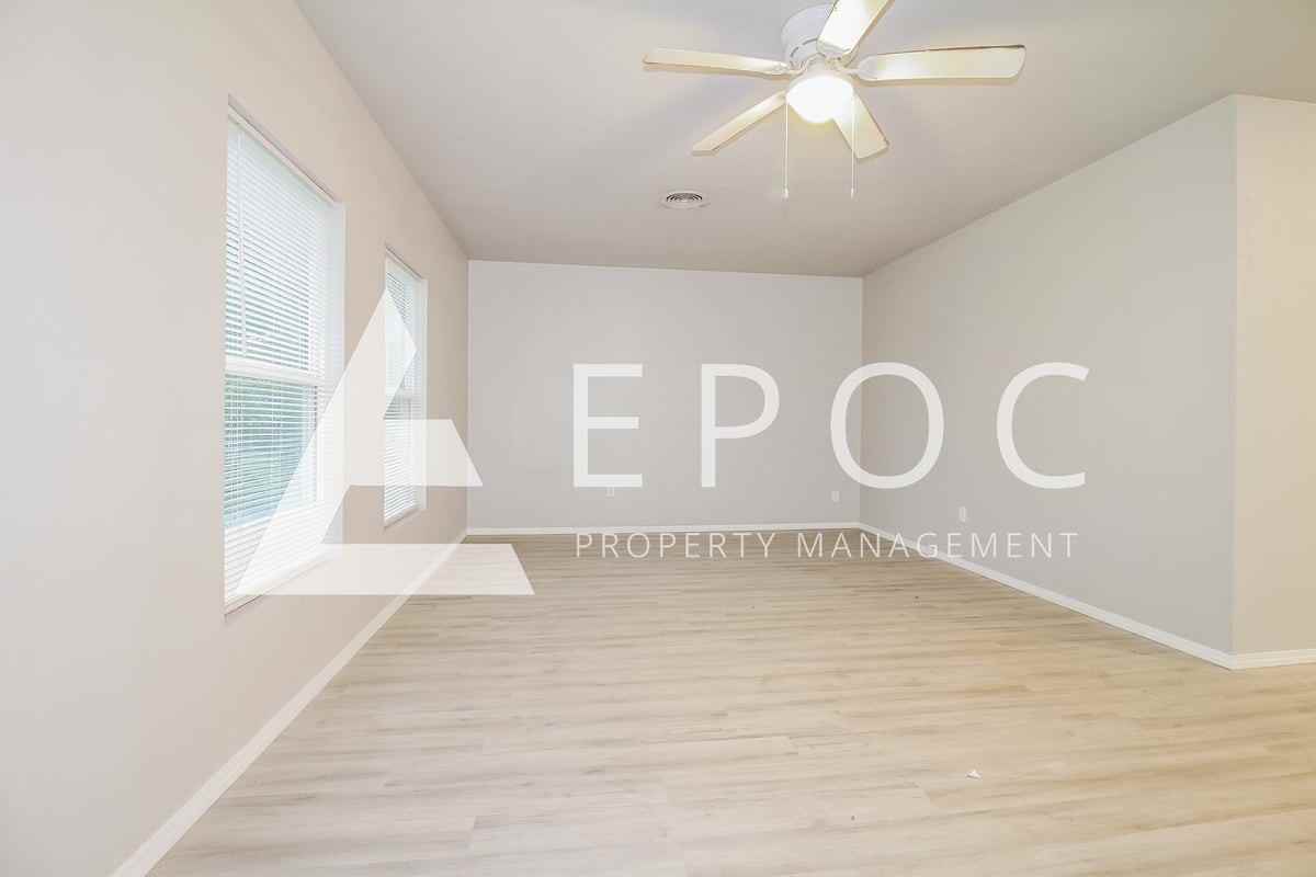1120 Sw 43rd St - Photo 3 of 15