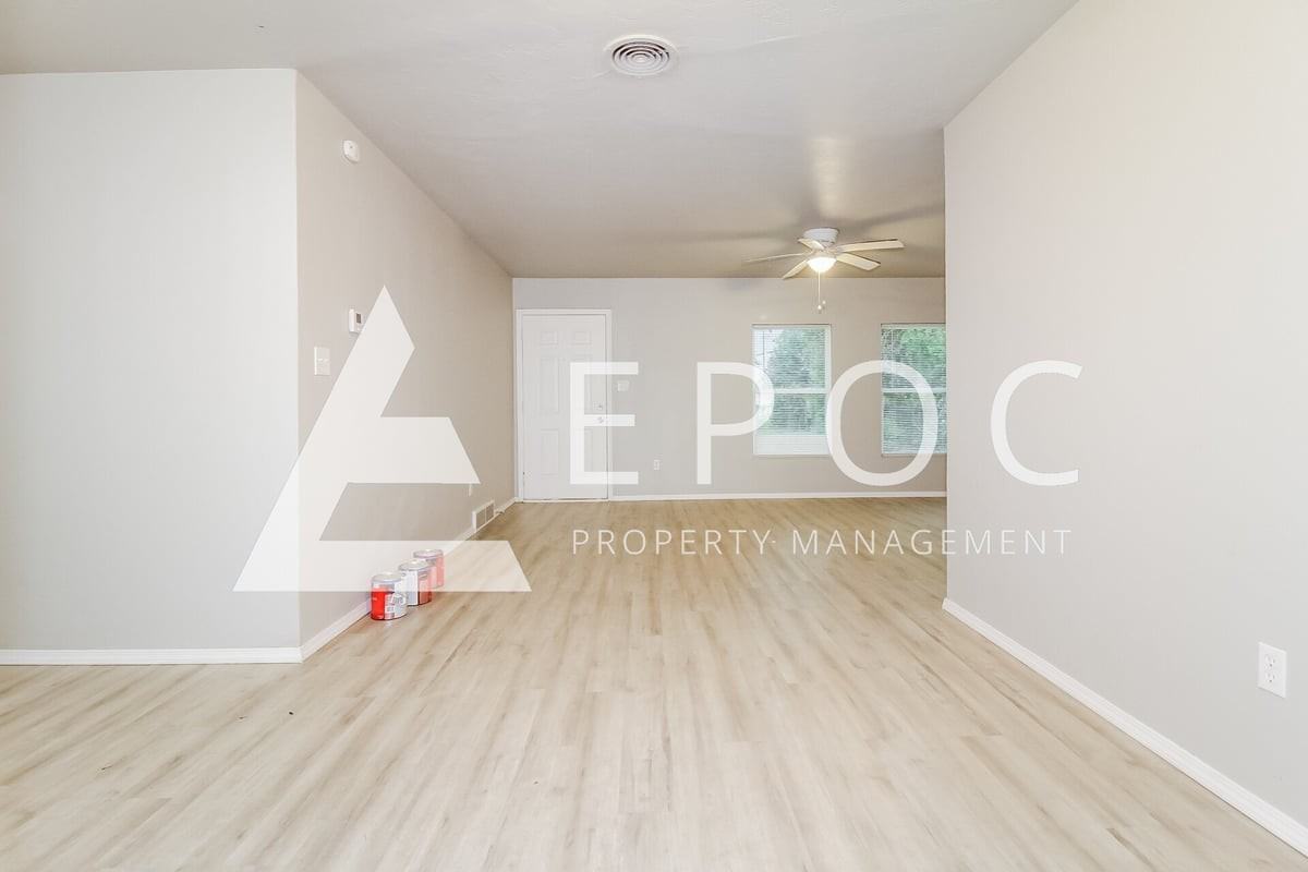 1120 Sw 43rd St - Photo 7 of 15