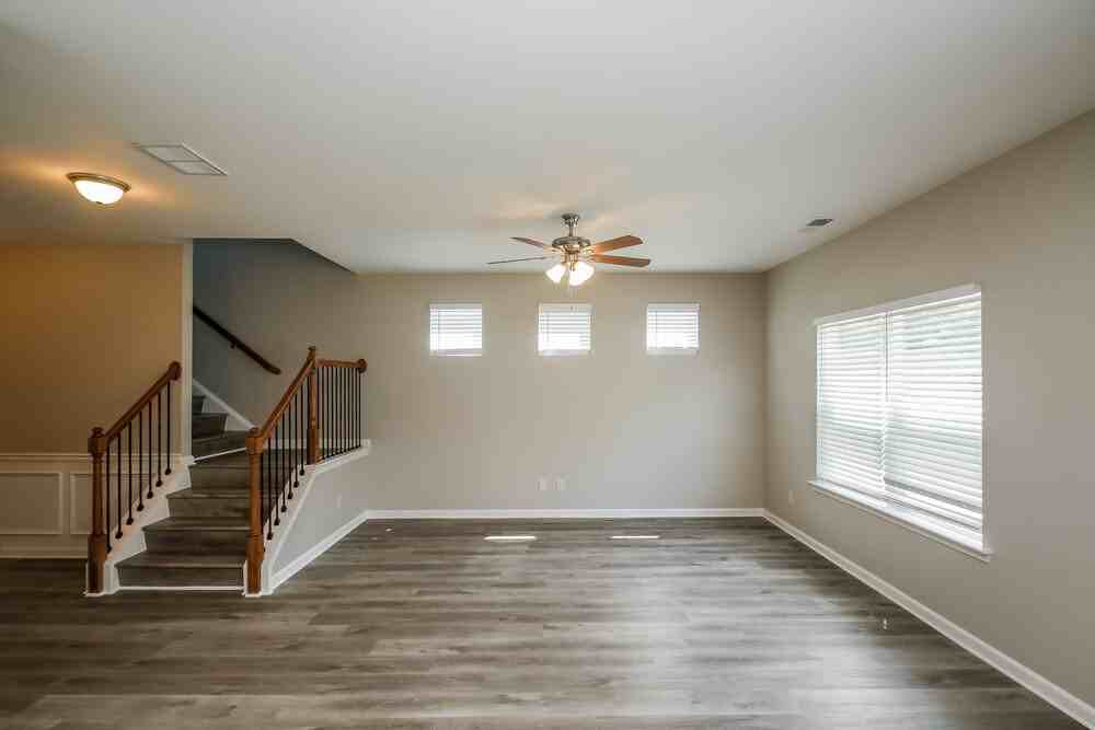 88 High Point Way - Photo 5 of 17