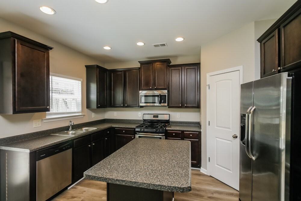 88 High Point Way - Photo 6 of 17