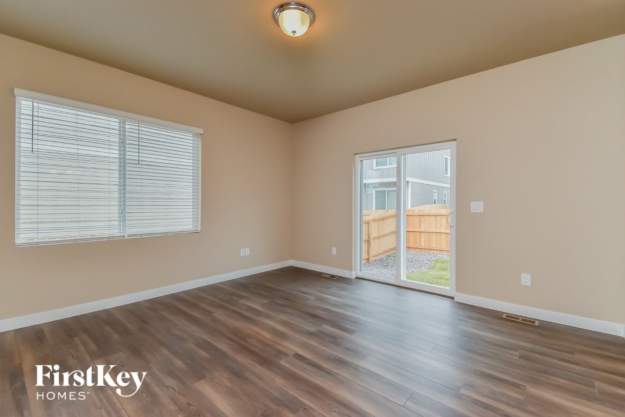 11148 Murrelet Dr - Photo 3 of 15