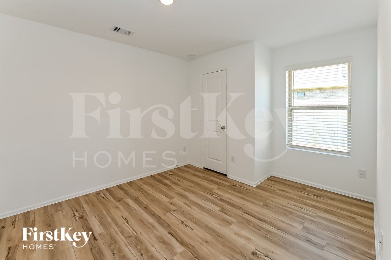 8814 Bar Harbor Dr - Photo 3 of 16