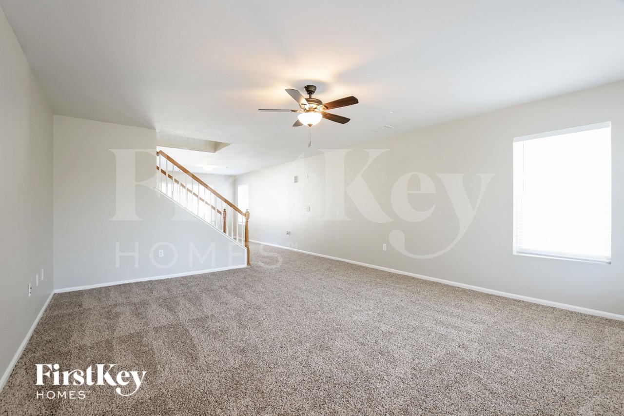 5592 Jebel Ct - Photo 5 of 18