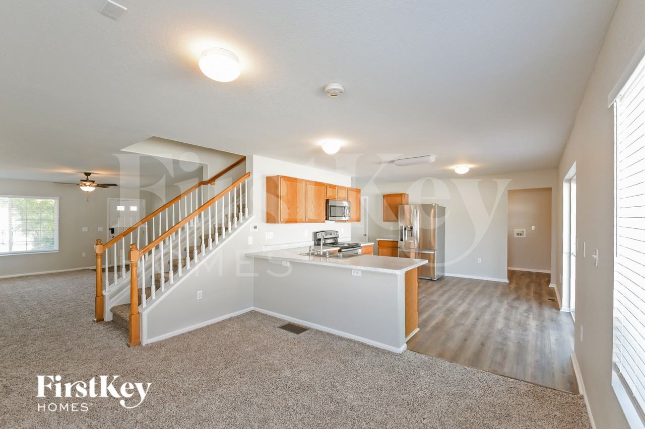 5592 Jebel Ct - Photo 6 of 18