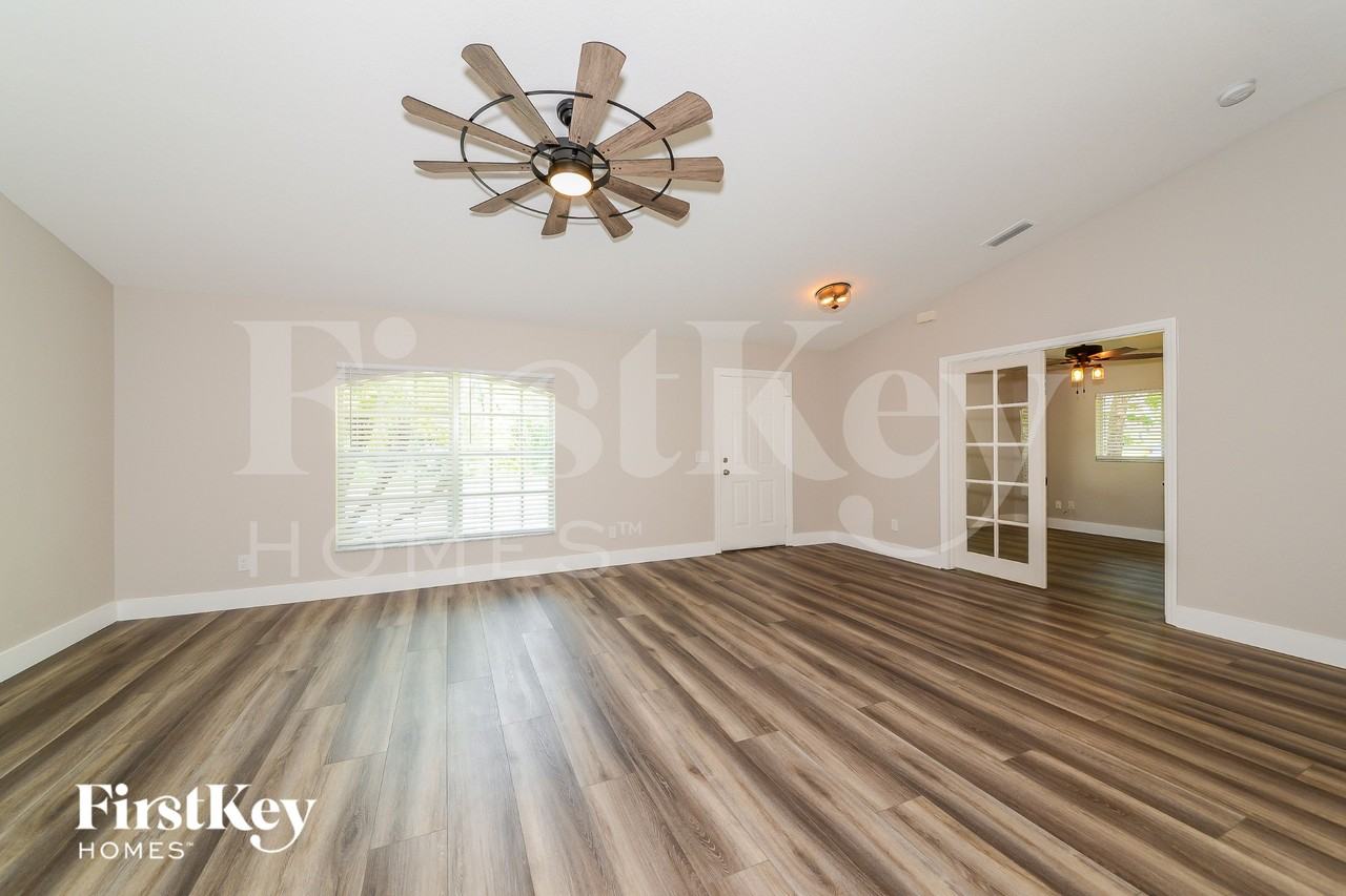 2670 Denicke St - Photo 2 of 16